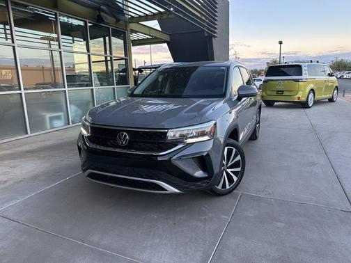 2024 Volkswagen Taos 1.5T SE