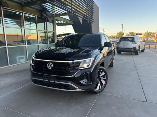 2024 Volkswagen Atlas Cross Sport 2.0T SE w/Technology 4MOTION