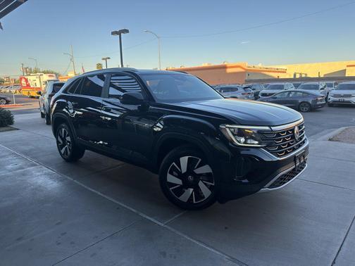 2024 Volkswagen Atlas Cross Sport 2.0T SE w/Technology 4MOTION