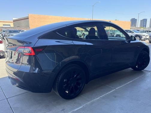 2025 Tesla Model Y Long Range Dual Motor All-Wheel Drive