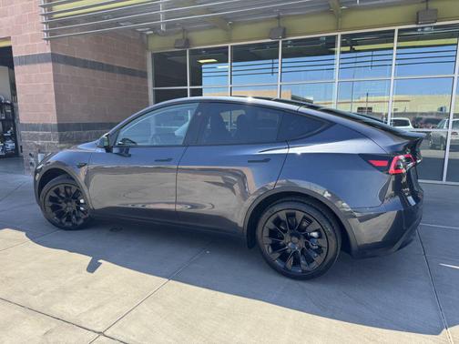 2025 Tesla Model Y Long Range Dual Motor All-Wheel Drive