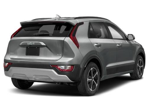 silver 2024 Kia Niro LX