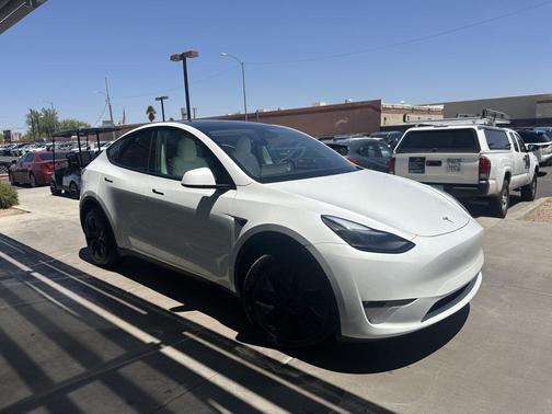 2024 Tesla Model Y Long Range Dual Motor All-Wheel Drive