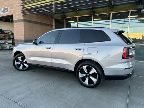 2025 Volvo EX90 Twin Motor Plus