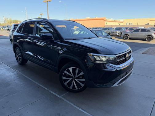 2024 Volkswagen Taos 1.5T SE