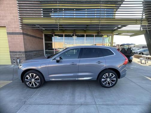 2022 Volvo XC60 Recharge Plug-In Hybrid T8 Inscription Expression