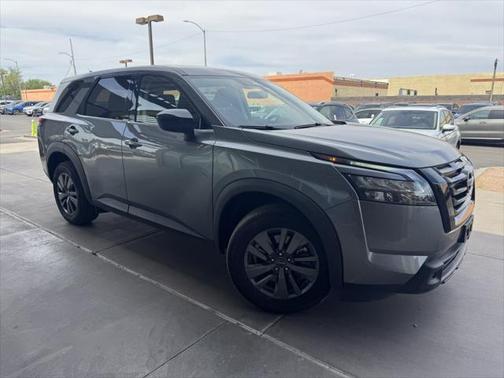 2023 Nissan Pathfinder S FWD