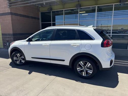 2022 Kia Niro LXS