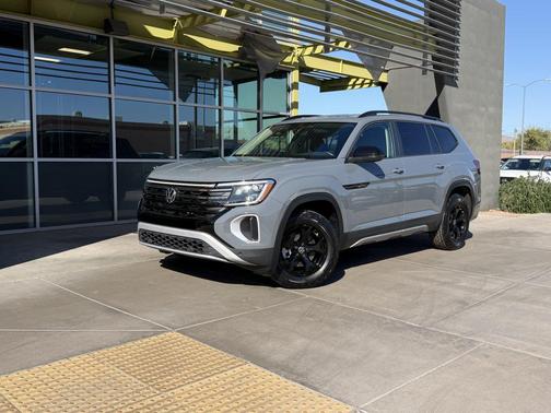 2024 Volkswagen Atlas 2.0T SE w/Technology 4MOTION