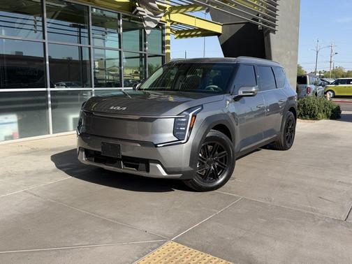Pebble Gray 2024 Kia EV9 Wind