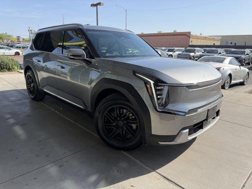 Pebble Gray 2024 Kia EV9 Wind