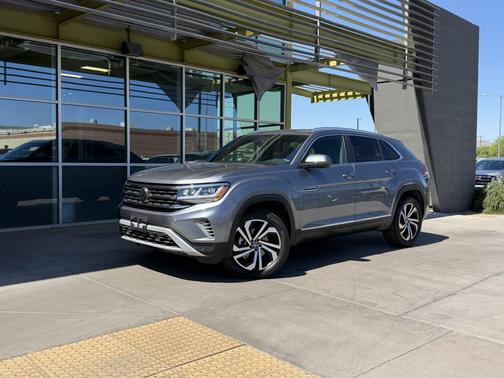 Pyrite Silver Metallic 2023 Volkswagen Atlas Cross Sport 3.6L V6 SEL