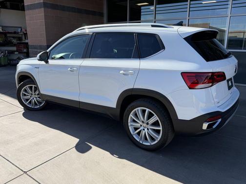 2024 Volkswagen Taos 1.5T SE