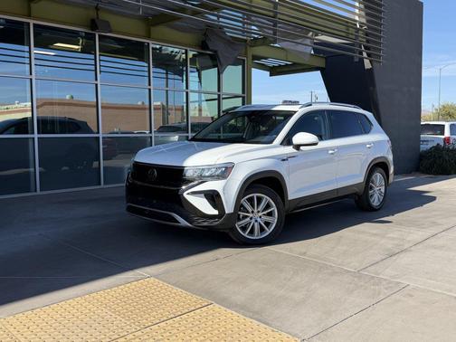 2024 Volkswagen Taos 1.5T SE