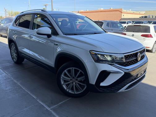 2024 Volkswagen Taos 1.5T SE