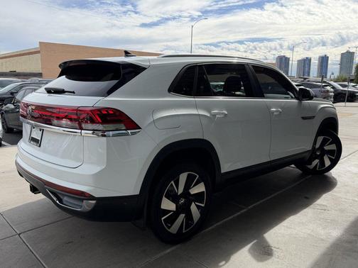 2024 Volkswagen Atlas Cross Sport 2.0T SE w/Technology