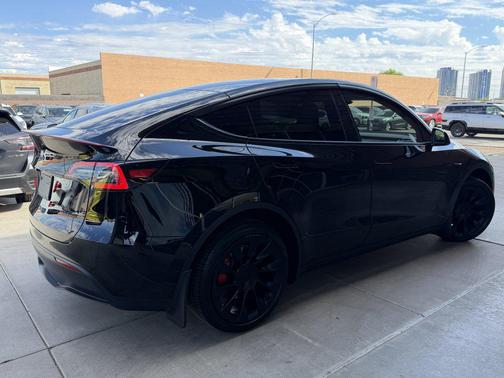 2024 Tesla Model Y Long Range Dual Motor All-Wheel Drive