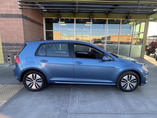 2016 Volkswagen e-Golf SE