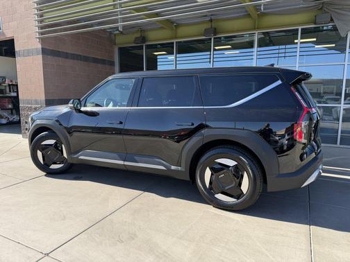 2024 Kia EV9 Light Long Range