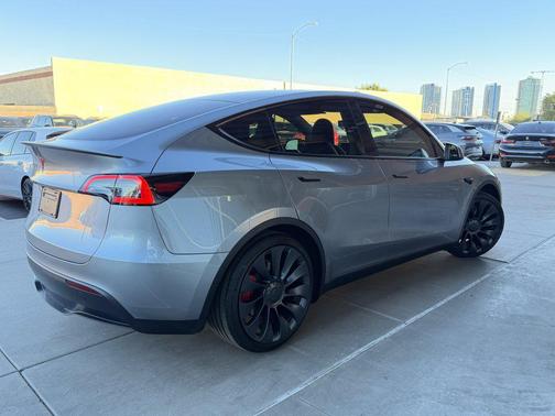 2024 Tesla Model Y Performance Dual Motor All-Wheel Drive