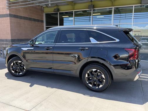 Ebony Black 2024 Kia Sorento S