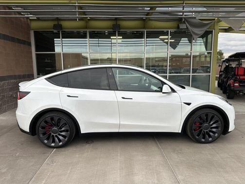 2024 Tesla Model Y Performance Dual Motor All-Wheel Drive