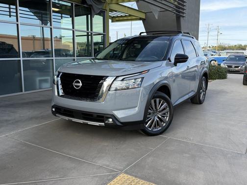 2024 Nissan Pathfinder SL FWD