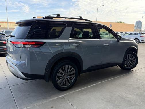 2024 Nissan Pathfinder SL FWD