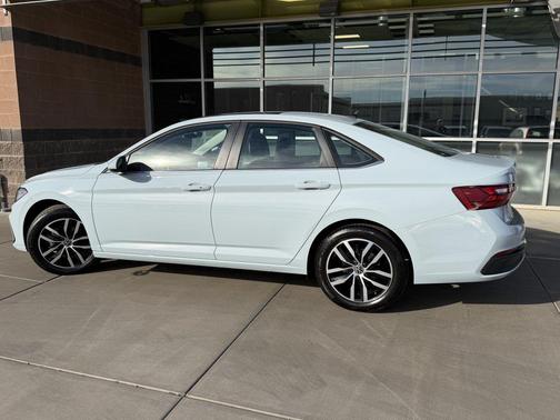 2025 Volkswagen Jetta 1.5T SE