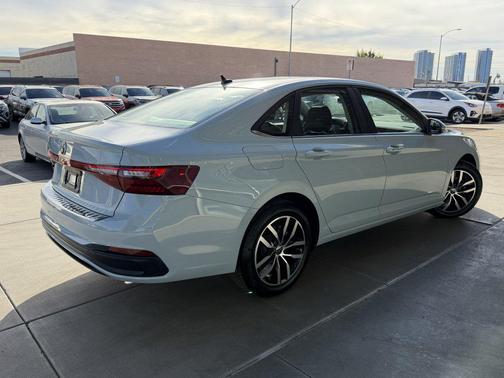 2025 Volkswagen Jetta 1.5T SE