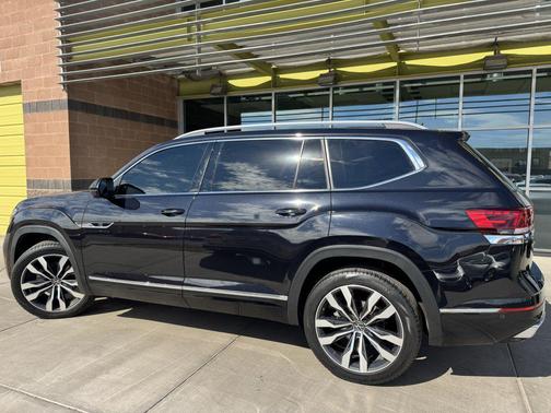 2022 Volkswagen Atlas 3.6L SEL Premium