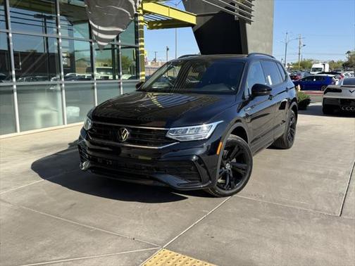 2024 Volkswagen Tiguan 2.0T SE R-Line Black