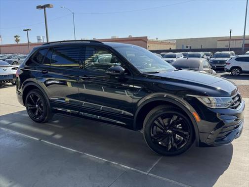 2024 Volkswagen Tiguan 2.0T SE R-Line Black