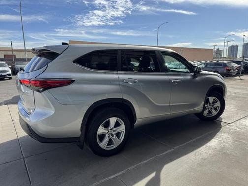 2023 Toyota Highlander LE
