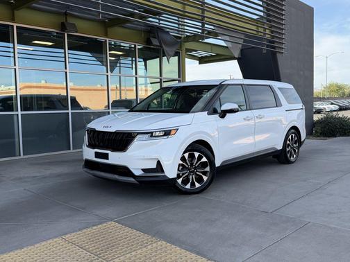 2024 Kia Carnival EX