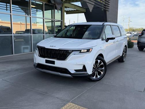 2024 Kia Carnival EX