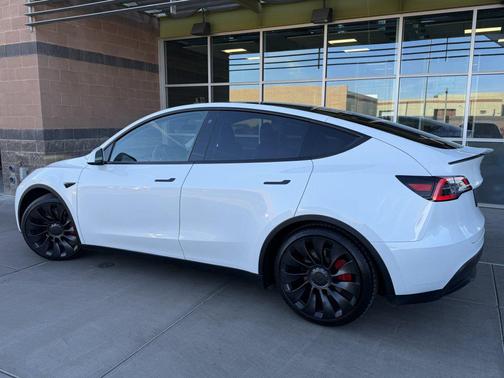 2023 Tesla Model Y Performance Dual Motor All-Wheel Drive