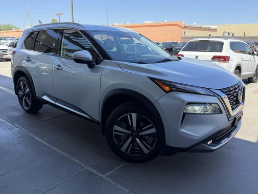 Brilliant Silver Metallic 2022 Nissan Rogue SL