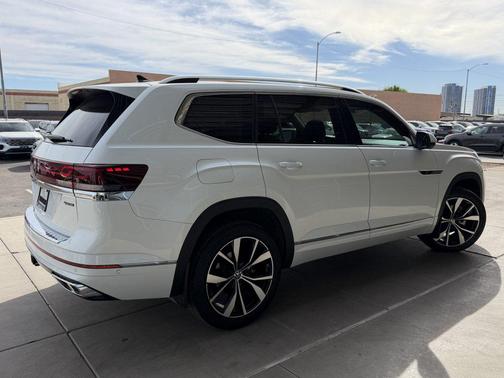 2024 Volkswagen Atlas 2.0T SEL Premium R-Line 4MOTION