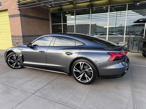 2022 Audi e-tron GT Premium Plus