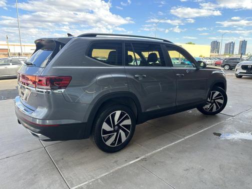 2024 Volkswagen Atlas 2.0T SE w/Technology 4MOTION