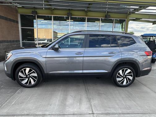 2024 Volkswagen Atlas 2.0T SE w/Technology 4MOTION