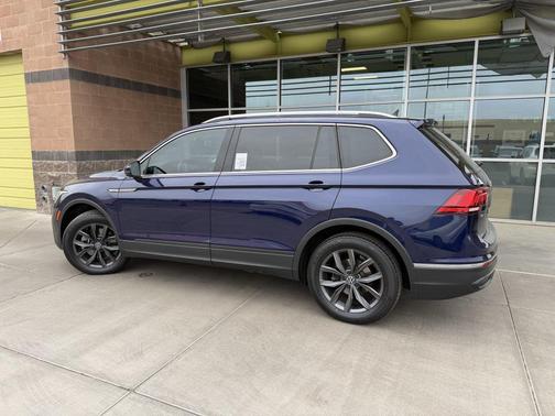 Atlantic Blue Metallic 2022 Volkswagen Tiguan 2.0T SE