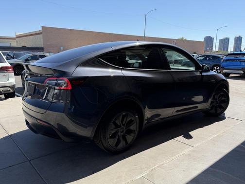 2024 Tesla Model Y Long Range Dual Motor All-Wheel Drive