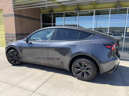 2024 Tesla Model Y Long Range Dual Motor All-Wheel Drive