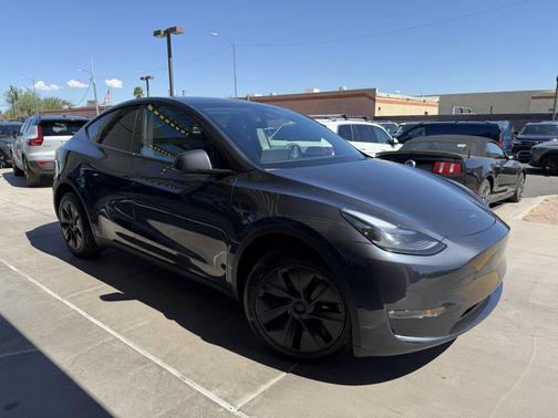 2024 Tesla Model Y Long Range Dual Motor All-Wheel Drive