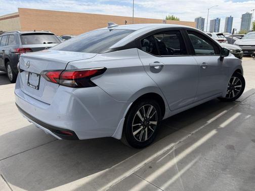 Gray Sky Pearl 2025 Nissan Versa 1.6 SV