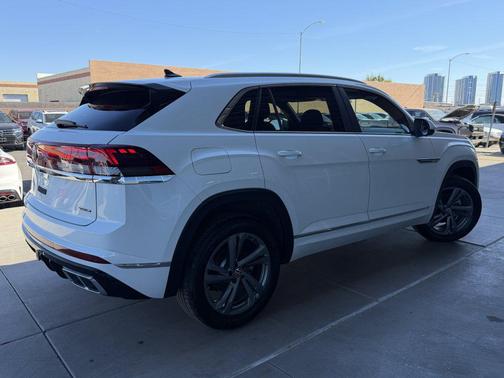 2024 Volkswagen Atlas Cross Sport 2.0T SEL