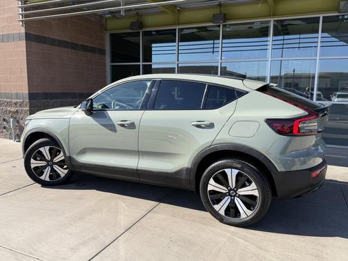 2023 Volvo C40 Recharge Pure Electric Twin Plus