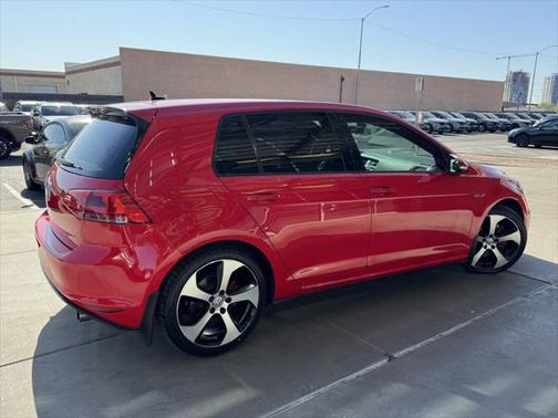 2016 Volkswagen Golf GTI 2.0T SE 4-Door